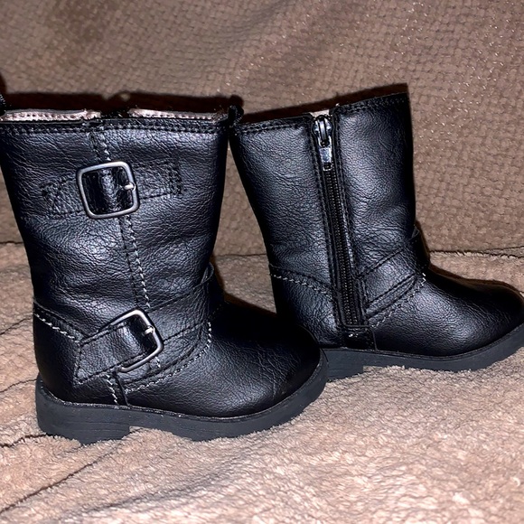 Carter’s boots size 4 - Picture 1 of 3